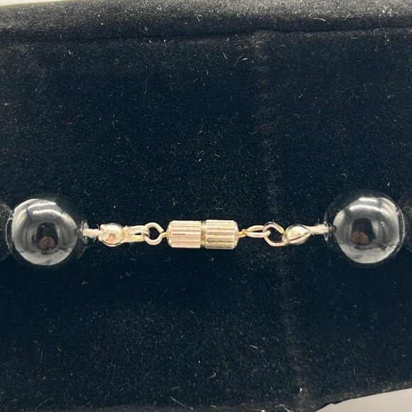 Black & White Beaded Costume Necklace With Alternating Faux Pearls & Gold Accent - Picture 3 of 5